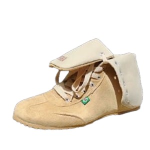 Bi-Bota, a botinha conversível de camurça bege Bi-Bota, a botinha conversível de camurça bege